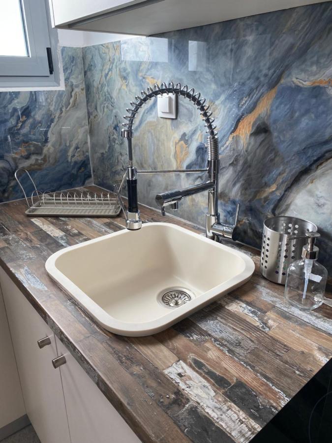 A.P Seaside Apartment Artemida  Bagian luar foto