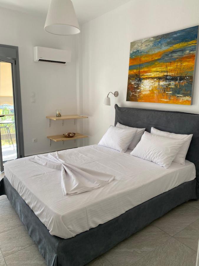A.P Seaside Apartment Artemida  Bagian luar foto